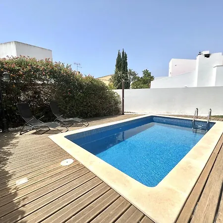 Ruby - Private Pool By Hd *