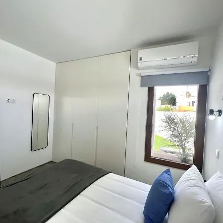 Ruby - Private Pool By Hd *